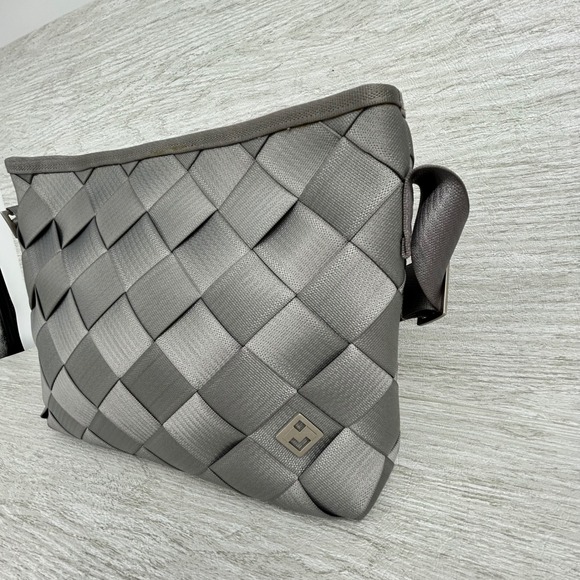 Maggie Bags Gray‎ Crossbody Bag Seatbelt Purse Woven Genuine Seat Belt Webbing - Picture 2 of 13